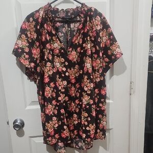 Bundle Sale | 4 for $20 | Lane Bryant Black and Pink Floral Blouse Size 22/24